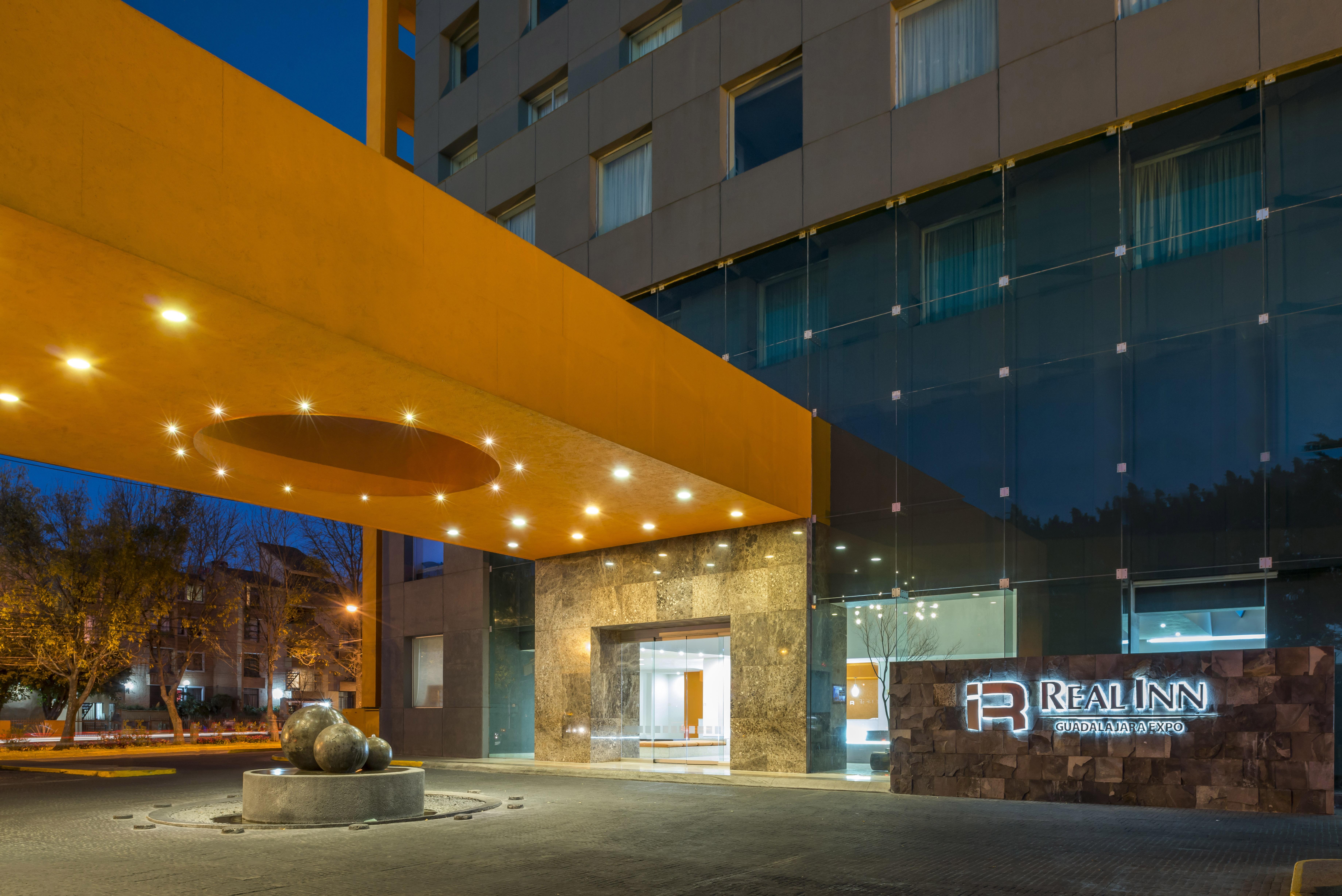 Real Inn Guadalajara Expo Екстериор снимка